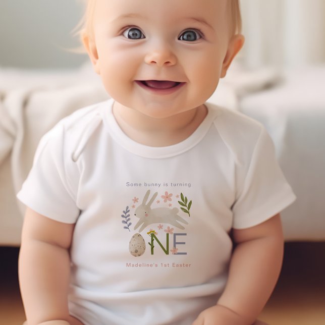 Body Para Bebé Algun Conejo Cumple Un Año de Edad en su Primera P (Subido por el creador)