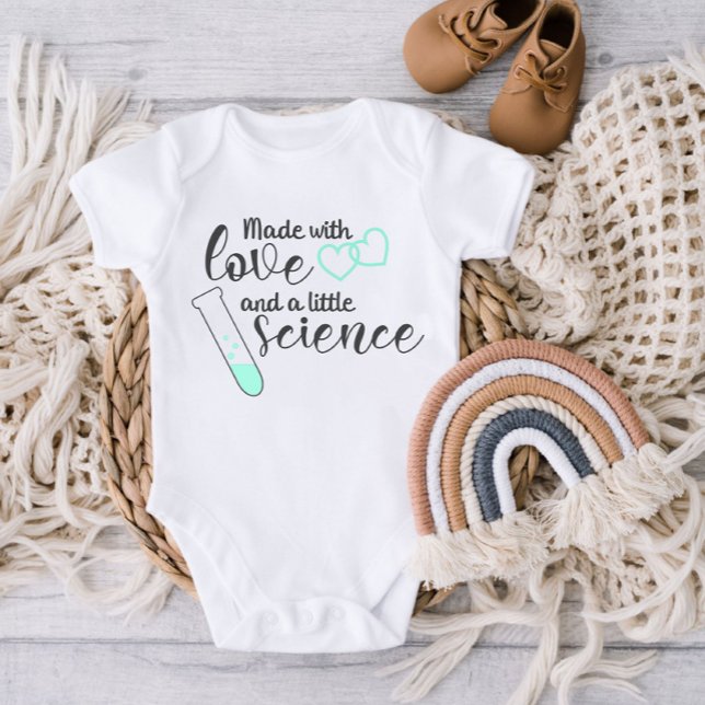 Body Para Bebé Amor y ciencia FIV Cita Mint Green Black Text (Subido por el creador)