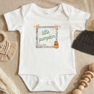 Body Para Bebé Anuncio de bebé de Halloween lindo con cita de cal