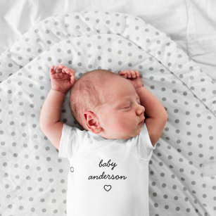 Body Para Bebé Apellido del bebé   Corazón Moderno Cute Elegante 