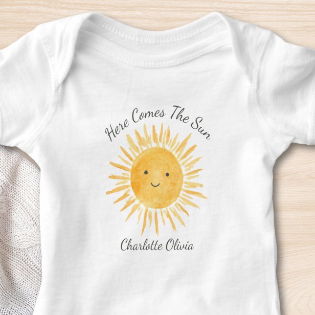 Body Para Bebé Aquí viene el sol Personalizado  (Subido por el creador)
