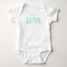 Body de bebé de color azul pastel con corazón de a