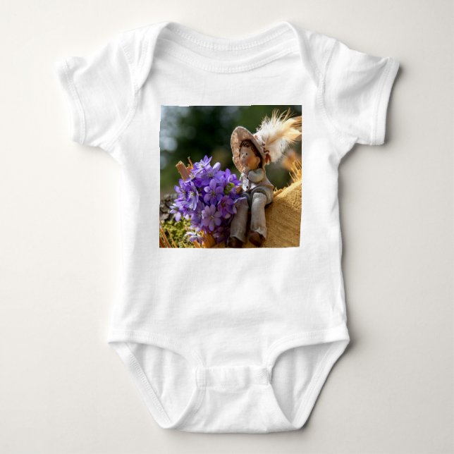 Body Para Bebé Boy on Log with Flowers (Anverso)