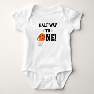 Body Para Bebé Camiseta de baloncesto a mitad de camino a uno, En