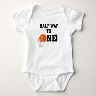 Body Para Bebé Camiseta de baloncesto a mitad de camino a uno, En