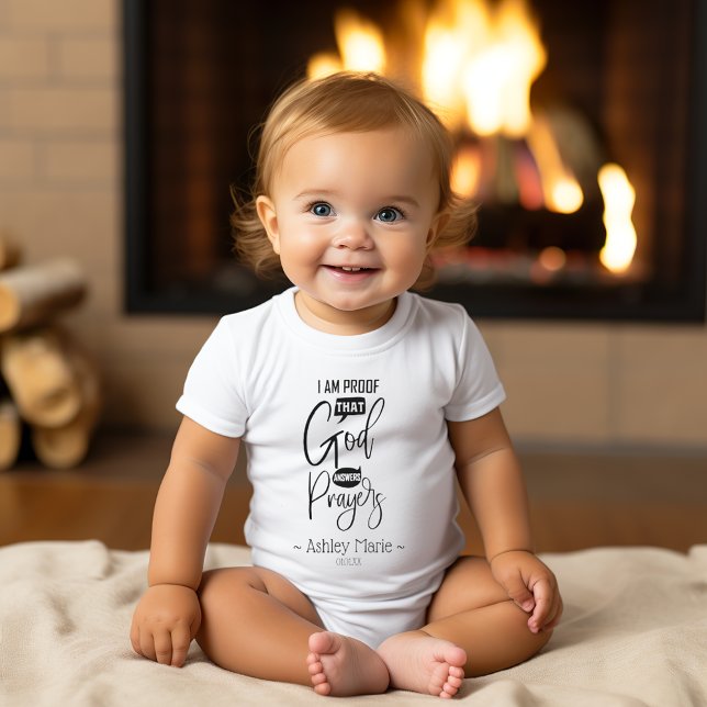 Body Para Bebé Cita personalizada Dios responde a las oraciones (Personalized Quote God Answers Prayers Baby Bodysuit)