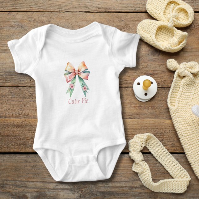 Body Para Bebé Coqueta de arado floral verde rosa personalizada (Personalized Floral Bow Baby girl baby body suit. Baby shower gift, new baby gift, 1st birthday gift)