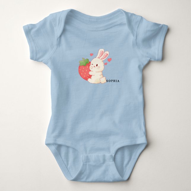 Body Para Bebé CUTE BUNNY Abrazando un traje de bebé de fresa (Anverso)
