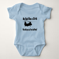 Dad vuela a un helicóptero CH 46