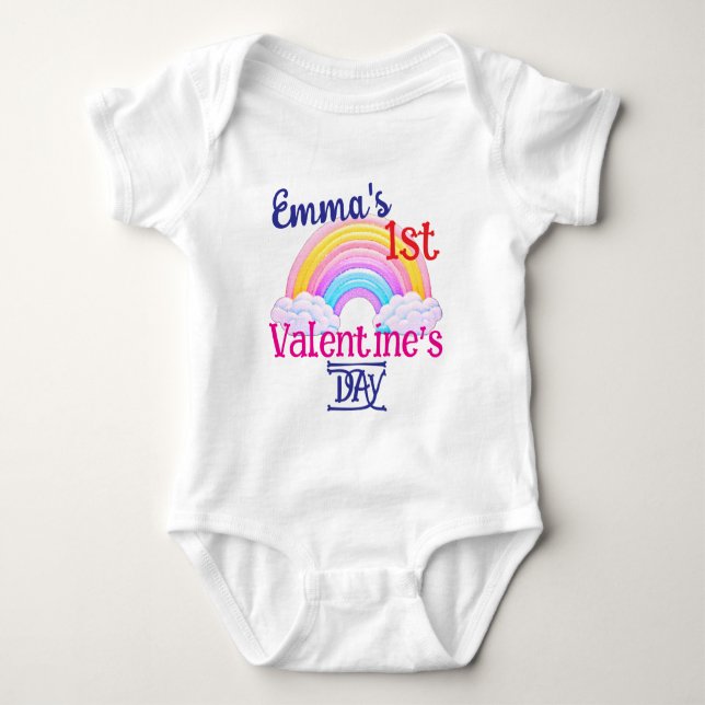 Body Para Bebé Diseñé Mis PRIMEROS VALENTINES Bebe Arcoiris Niño  (Anverso)