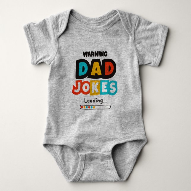Body Para Bebé Diseño lindo Chistes de papá cargando para el día  (Anverso)