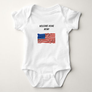 Body Para Bebé Editable American Flag Welcome Home Mom