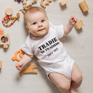 Body Para Bebé El año personalizado "Tradie in Training" es graci