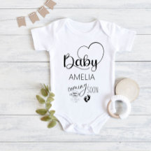 El bebé viene pronto Invitación Nombre Traje para 