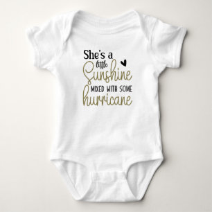 Body Para Bebé Ella es un pequeño Bodysuit de sol