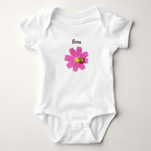 Body Para Bebé Flor de cosmos rosa vivo con abeja personalizada