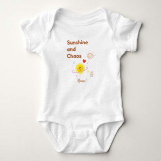 Body Para Bebé Funny "Sunshine and Chaos" Baby T-Shirt - Cute Kaw