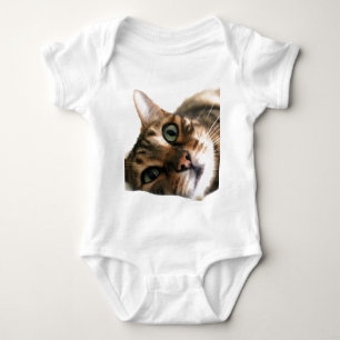 Body Para Bebé Gato lindo de Bengala que miente en camiseta de la