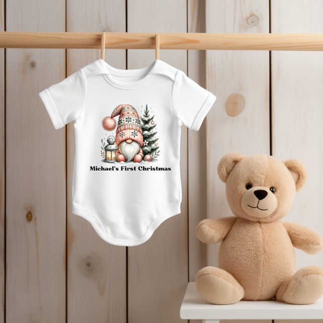 Body Para Bebé Gnome for the Holidays Baby Bodysuit (Cute Gnome for the Holidays Baby Bodysuit.)