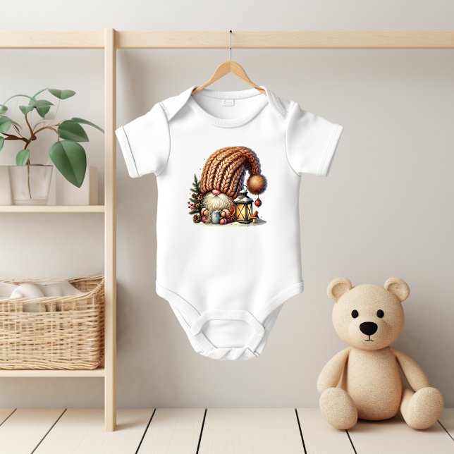 Body Para Bebé Gnome Made Eggnog Baby Bodysuit (Customize this cute Christmas Gnome Eggnog baby bodysuit. )
