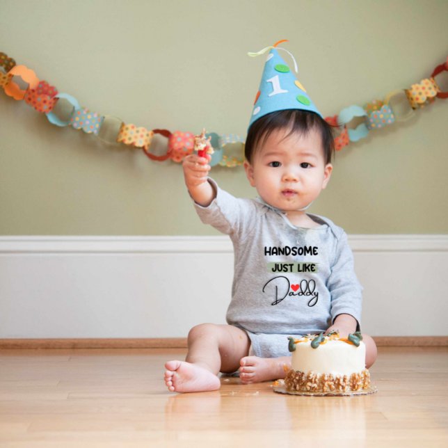 Body Para Bebé Handsome like Daddy Baby Bodysuit (Subido por el creador)