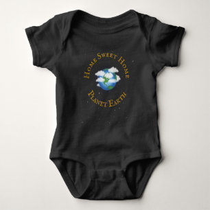 Body Para Bebé "Hogar Sweet Home Planet Earth" En Las Estrellas D
