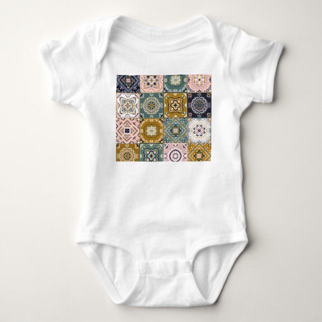 Body Para Bebé Indio de Talavera: Patchwork, mosaico étnico. (Anverso)