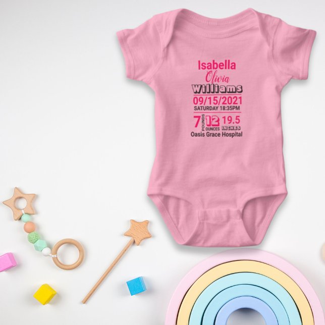 Body Para Bebé invitación de estadísticas de natalidad de nombre  (pink family name baby birth stats announcement baby bodysuit)