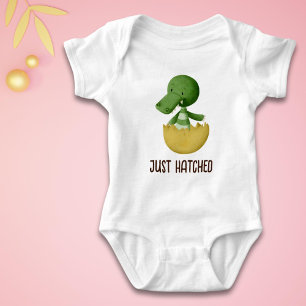 Body Para Bebé Just Hatched Cute Green Baby Crocodile in Egg
