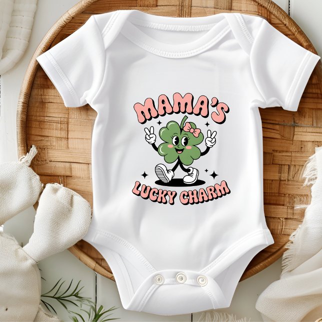 Body Para Bebé Mama's Lucky Charm Retro St. Patrick's Day Baby (Subido por el creador)