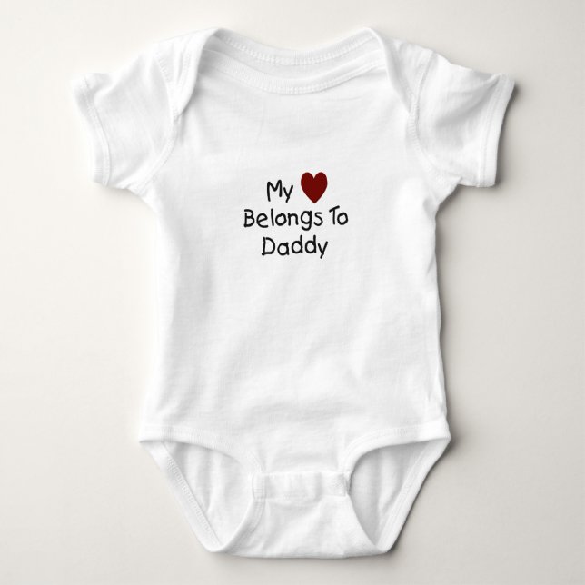 Body Para Bebé Mi corazón pertenece a Daddy Bodysuit (Anverso)