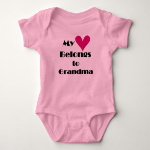Body Para Bebé Mi corazón pertenece a la abuela