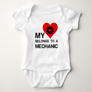 BODY PARA BEBÉ MI CORAZÓN PERTENECE A UN MECÁNICO