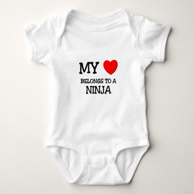 Body Para Bebé Mi corazón pertenece a un NINJA (Anverso)