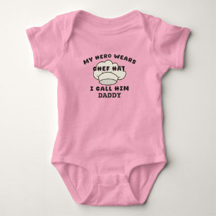 Body Para Bebé Mi héroe usa sombrero de chef lo llamo papá a la p