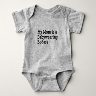 Body Para Bebé Mi mamá es un Babywearing Badass - fuente negra