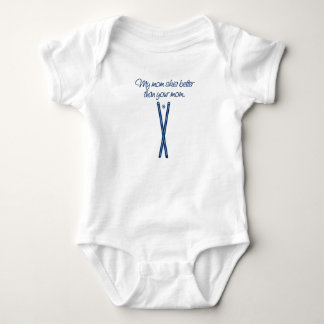 Body Para Bebé mi mamá esquía mejor que su onsie de la mamá