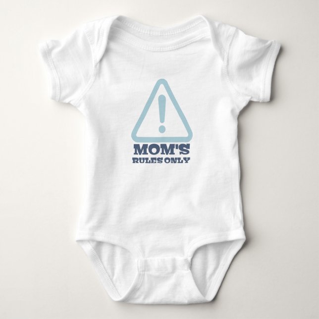 Body Para Bebé Mom’s Rules Only – Sassy New Mom Baby Apparel (Anverso)