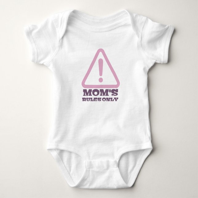 Body Para Bebé Mom’s Rules Only – Sassy New Mom Baby Apparel (Anverso)