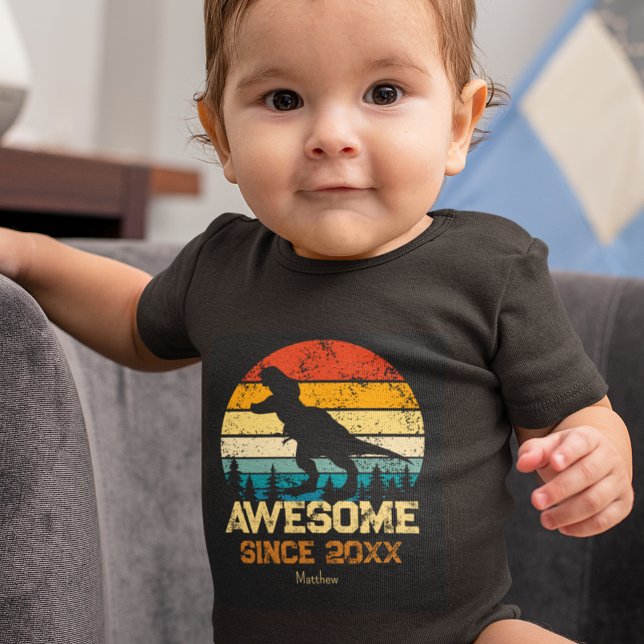 Body Para Bebé Niño de cumpleaños de dinosaurio increíble desde e (Subido por el creador)