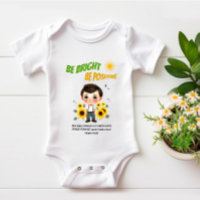 Niño pequeño con girasoles