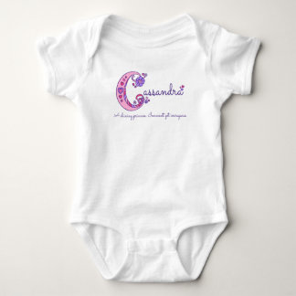 Body Para Bebé Nombre de Cassandra que significa letra C monogram