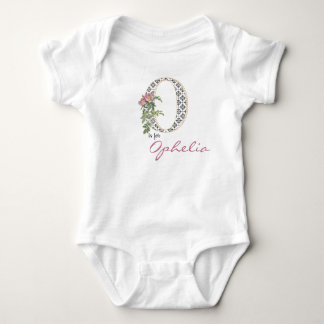 Body Para Bebé Nombre De Ophelia Revelar Letra Floral O Flor Chic