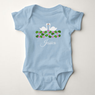 Body Para Bebé Nombre personalizado de cisnes blancos y lirios de