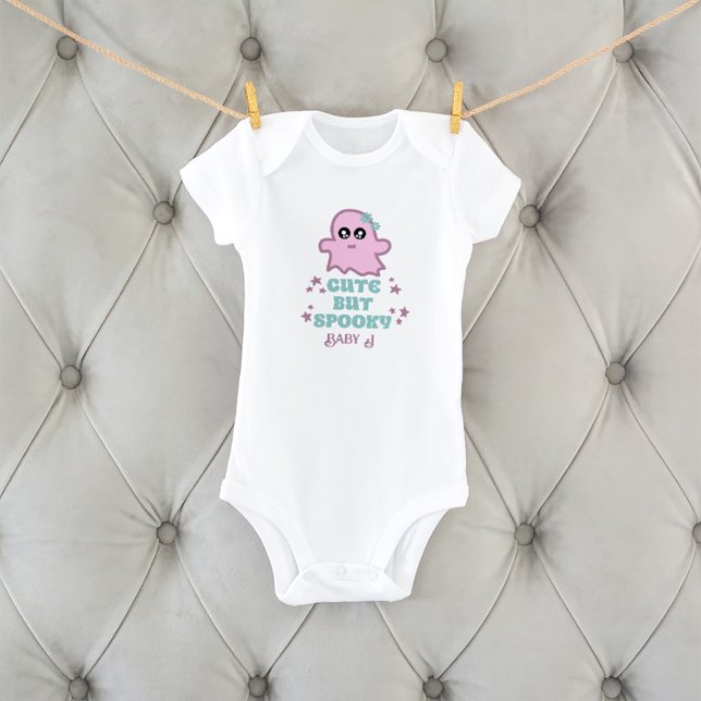 Body Para Bebé Nombre personalizado de Halloween lindo pero espel (Subido por el creador)
