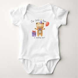 Body Para Bebé Nuestro pequeño oso cumple un año Fiesta de cumple