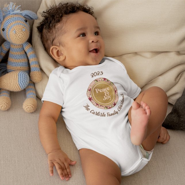 Body Para Bebé Paz y alegría Navidades de nombre de familia de or (Peace & Joy Pink Gold Family Name Christmas Baby Bodysuit)