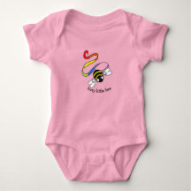 Pequeña bebe ocupada