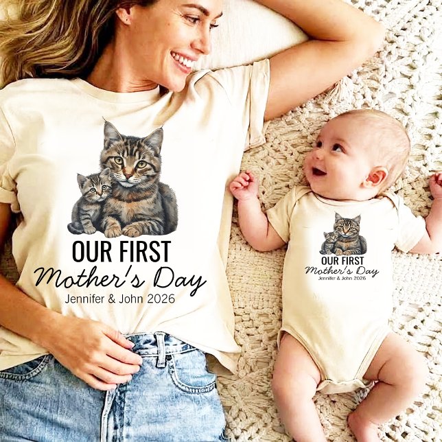 Body Para Bebé Personalizado Nuestro Primer Día de la Madre Gato  (Subido por el creador)