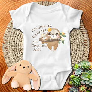 Body Para Bebé Prefiero estar colgando con mi abuela   Perezoso 